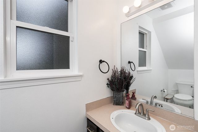 1814 N 30th Street, Mount Vernon, WA 98273