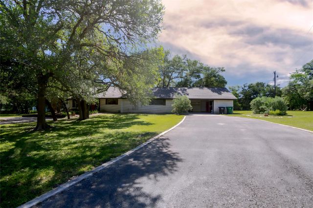 108 Howard PL, San Marcos, TX 78666