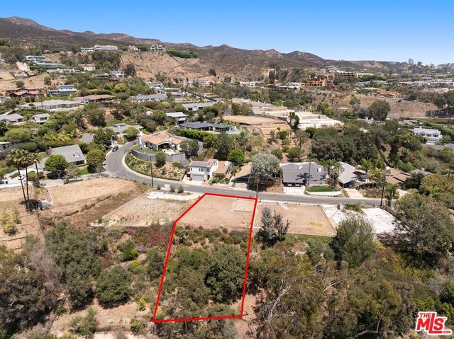1067 Las Pulgas Road, Los Angeles, CA 90272