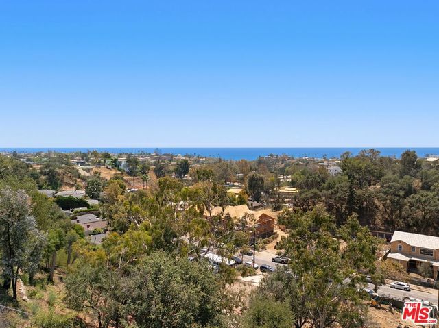 1067 Las Pulgas Road, Los Angeles, CA 90272