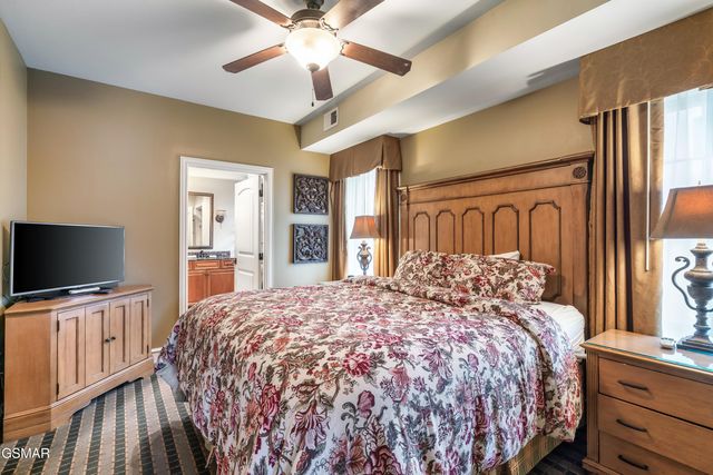 212 Dollywood Lane, Pigeon Forge, TN 37863