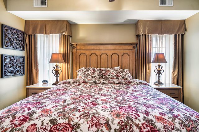 212 Dollywood Lane, Pigeon Forge, TN 37863