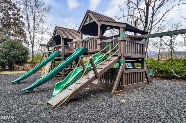 212 Dollywood Lane, Pigeon Forge, TN 37863