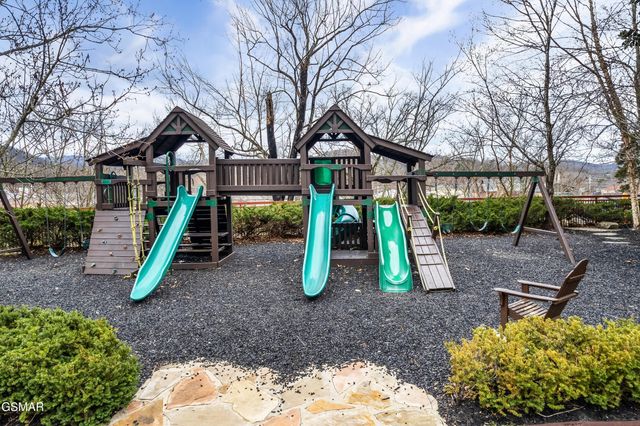 212 Dollywood Lane, Pigeon Forge, TN 37863