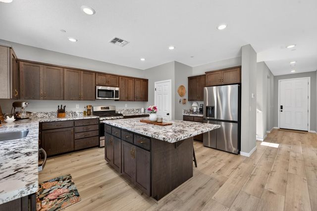 5653 Cobbler Ln, Marysville, CA 95901