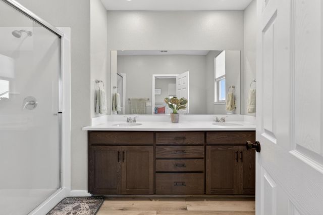 5653 Cobbler Ln, Marysville, CA 95901