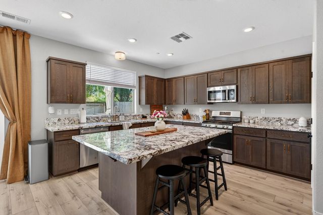 5653 Cobbler Ln, Marysville, CA 95901