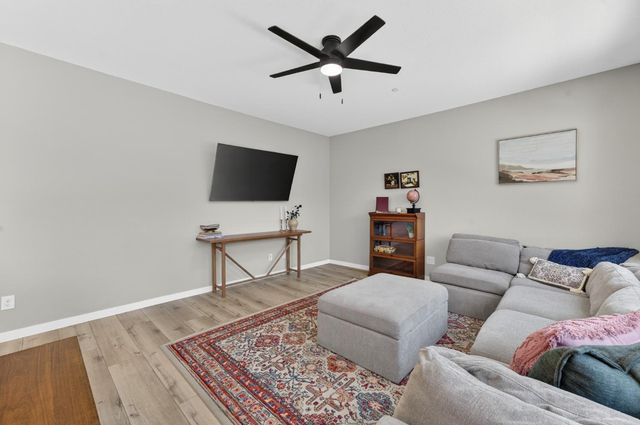 5653 Cobbler Ln, Marysville, CA 95901