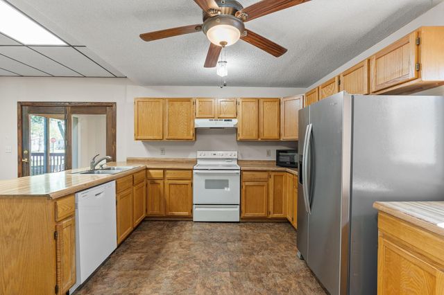 109 2nd Avenue NE, Osseo, MN 55369