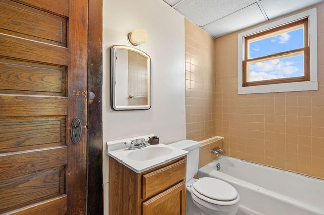 109 2nd Avenue NE, Osseo, MN 55369