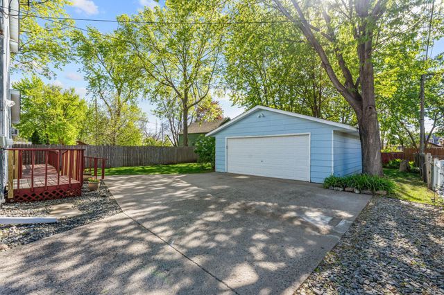 109 2nd Avenue NE, Osseo, MN 55369
