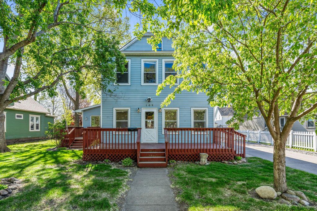 109 2nd Avenue NE, Osseo, MN 55369