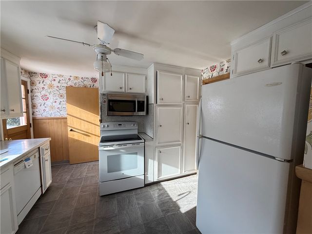 64 Cliffside Drive, Cranston, RI 02920