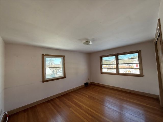 64 Cliffside Drive, Cranston, RI 02920