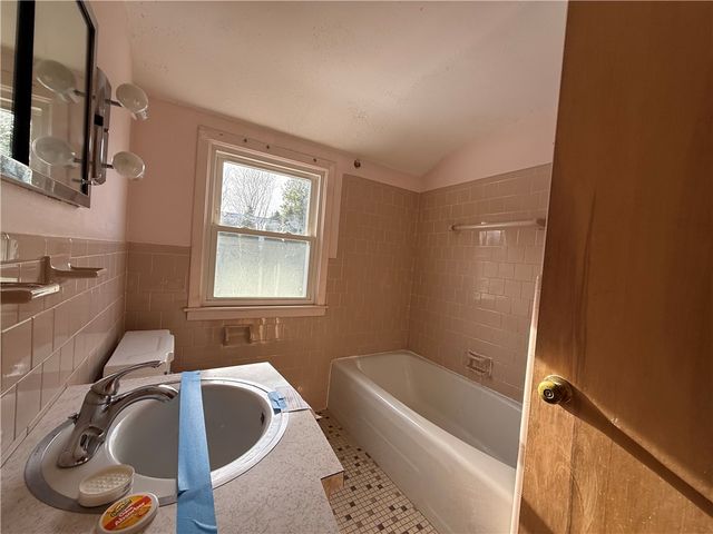 64 Cliffside Drive, Cranston, RI 02920