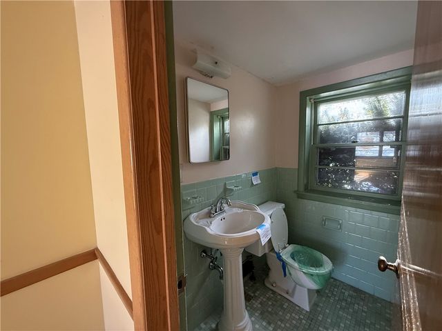 64 Cliffside Drive, Cranston, RI 02920