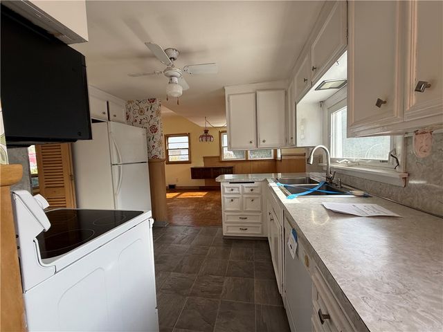 64 Cliffside Drive, Cranston, RI 02920