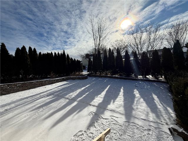 64 Cliffside Drive, Cranston, RI 02920