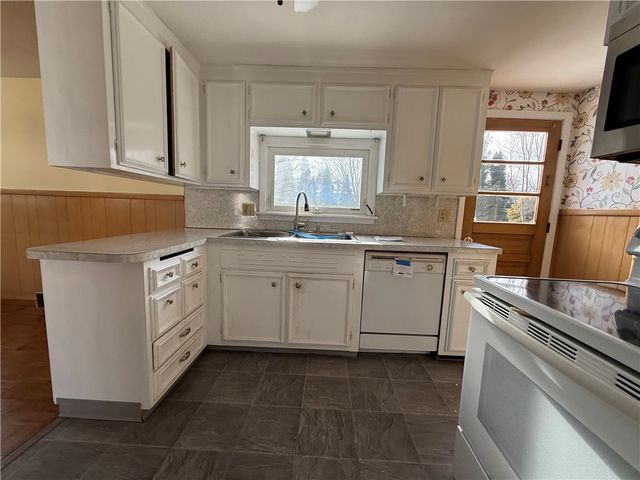 64 Cliffside Drive, Cranston, RI 02920