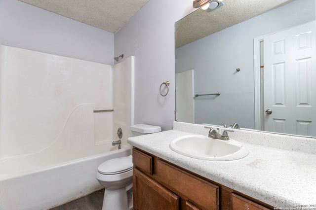 5234 Meadow Rise, San Antonio, TX 78250