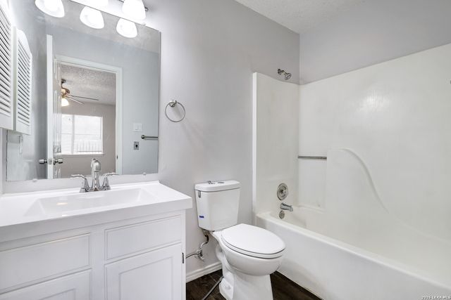 5234 Meadow Rise, San Antonio, TX 78250