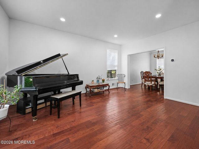 2 Sparrow Court, Jackson, NJ 08527