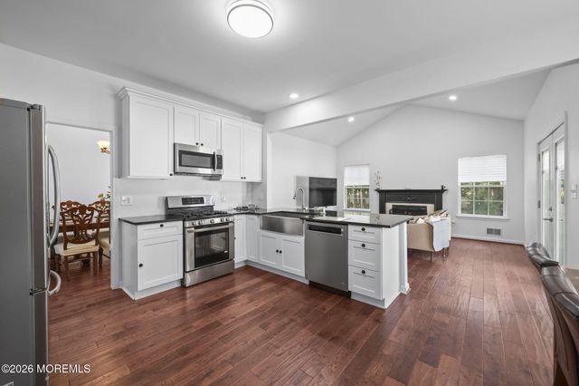 2 Sparrow Court, Jackson, NJ 08527