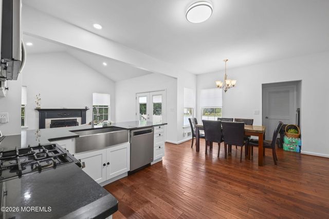 2 Sparrow Court, Jackson, NJ 08527