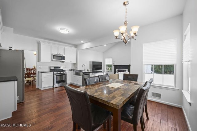 2 Sparrow Court, Jackson, NJ 08527