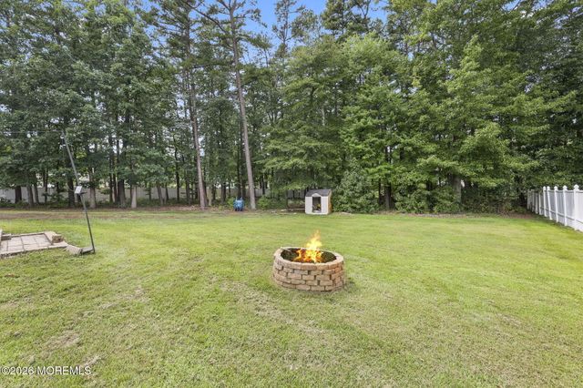 2 Sparrow Court, Jackson, NJ 08527