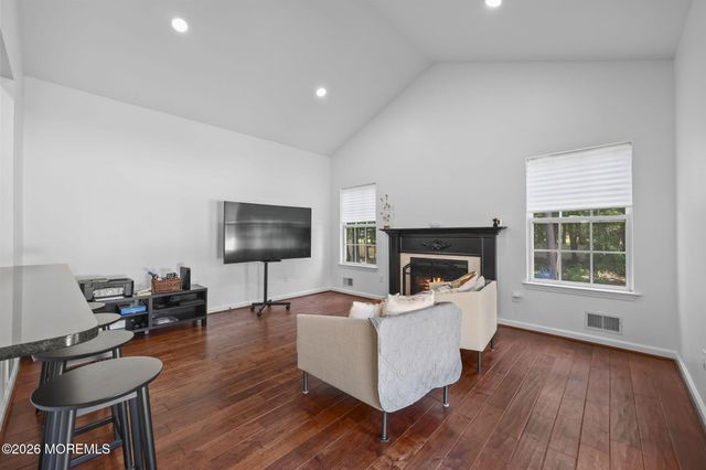 2 Sparrow Court, Jackson, NJ 08527