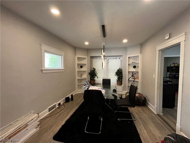 7500 Dearborn Avenue, Cleveland, OH 44102