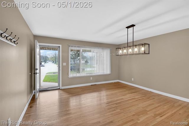 30320 Woodhouse Drive, Warren, MI 48092