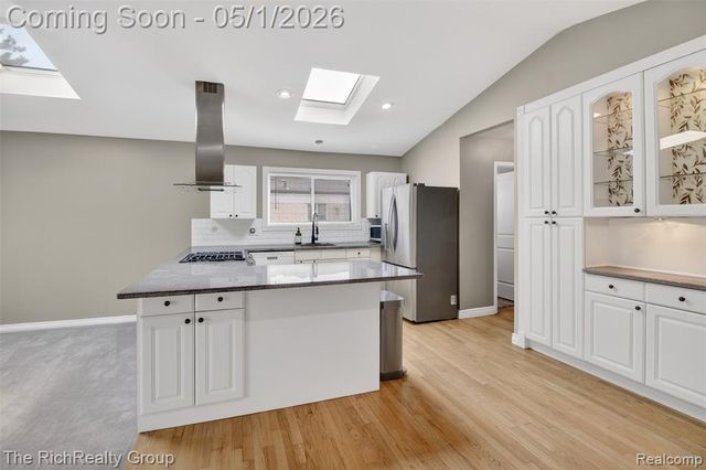 30320 Woodhouse Drive, Warren, MI 48092