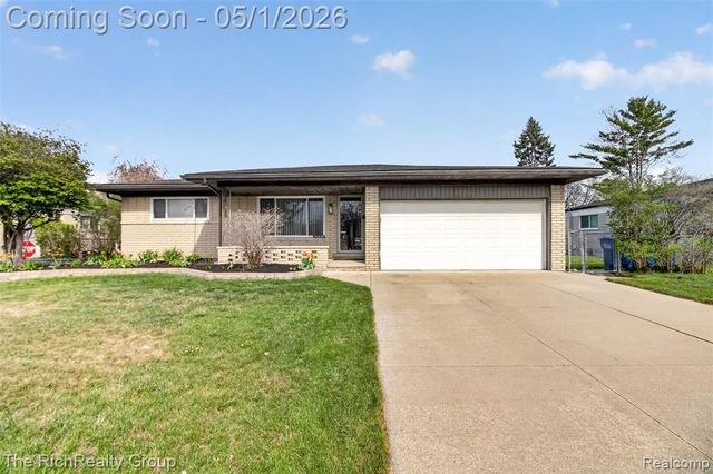 30320 Woodhouse Drive, Warren, MI 48092