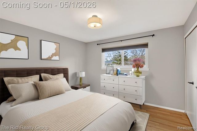 30320 Woodhouse Drive, Warren, MI 48092