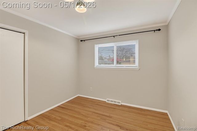 30320 Woodhouse Drive, Warren, MI 48092