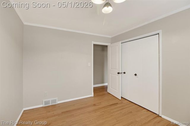 30320 Woodhouse Drive, Warren, MI 48092