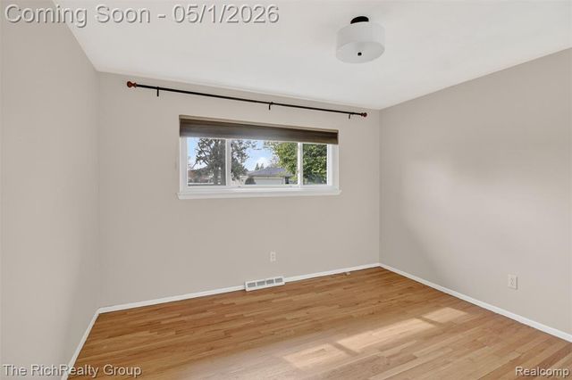 30320 Woodhouse Drive, Warren, MI 48092