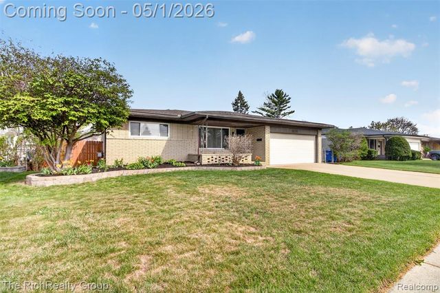 30320 Woodhouse Drive, Warren, MI 48092