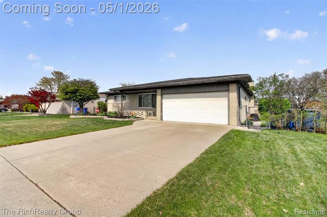 30320 Woodhouse Drive, Warren, MI 48092