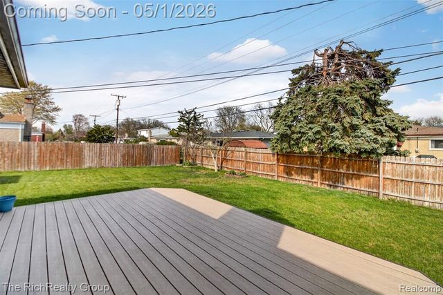 30320 Woodhouse Drive, Warren, MI 48092