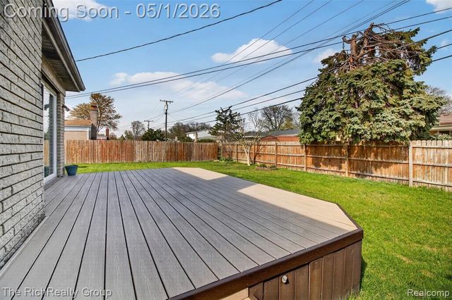 30320 Woodhouse Drive, Warren, MI 48092