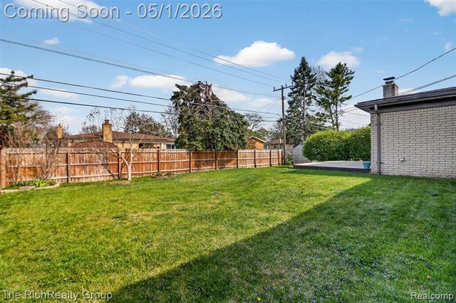 30320 Woodhouse Drive, Warren, MI 48092