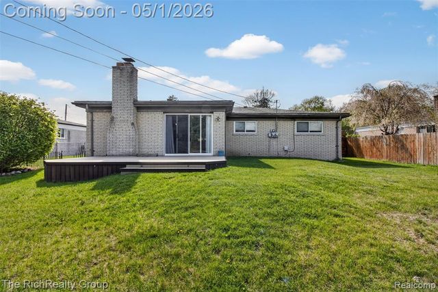30320 Woodhouse Drive, Warren, MI 48092