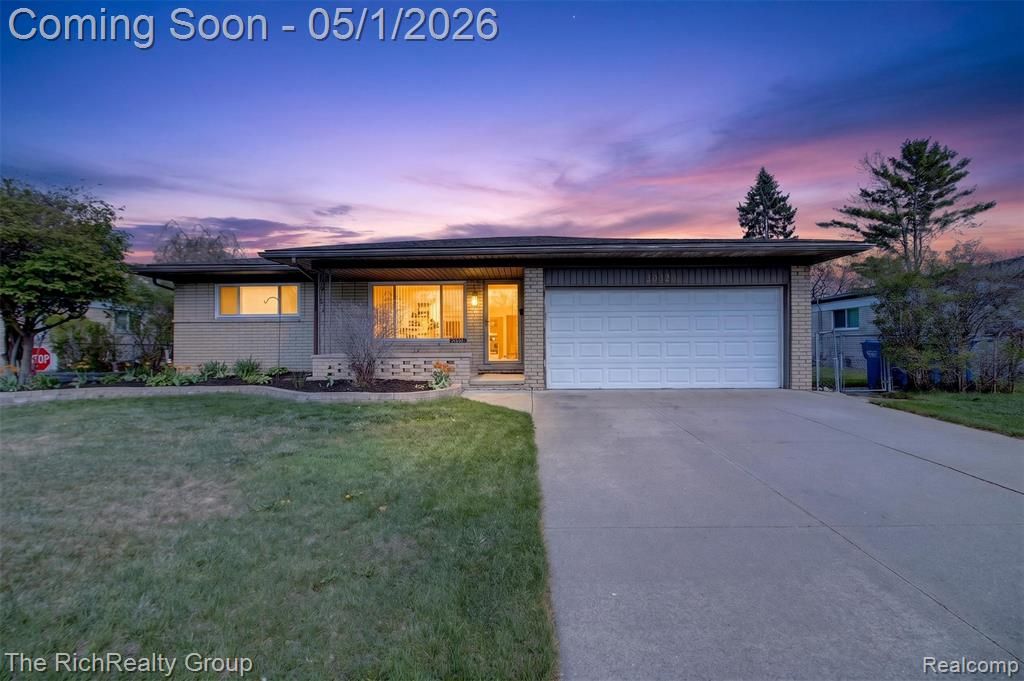 30320 Woodhouse Drive, Warren, MI 48092