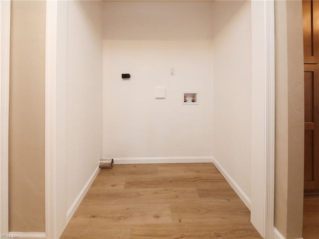 212 Misty Point LN, Newport News, VA 23603