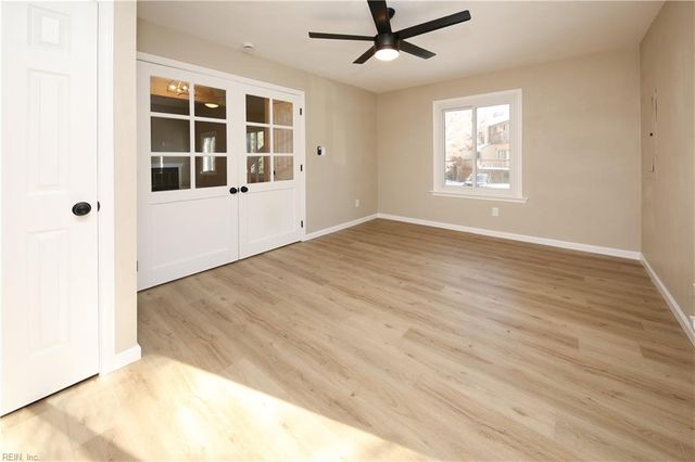 212 Misty Point LN, Newport News, VA 23603