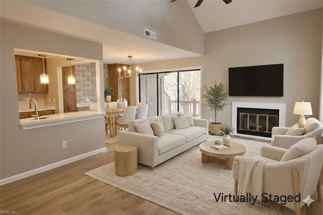 212 Misty Point LN, Newport News, VA 23603