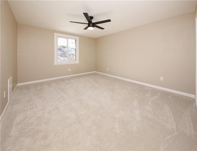 212 Misty Point LN, Newport News, VA 23603